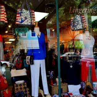 Window shopping on the streets of Fredericksburg